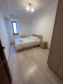 Apartment Saryan 3 Bedrooms City Center - Erevan - 9