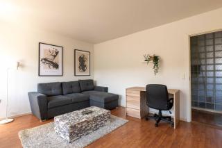 INACTIVE Cozy Apartment Near Metro - 8