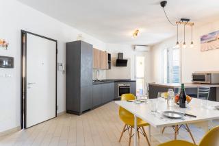 GuestHost - Livorno Modern Apartment with Balcony! - 8