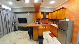 10pax GFloor 2R2B Dual-Key Doorstep to Beach, FREE BBQ Set, Wifi, 50"Smart TV - Port Dickson - 7