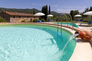 Apartment with one bedroom, kitchen, bathroom Garden and shared pool - 9