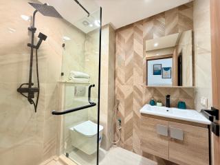 Cosy Patio sunny 2BR - new building - near oasis train station - 6