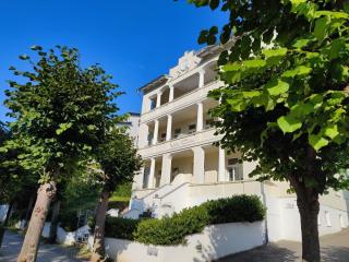 Ferienwohnung-5-in-Sellin-auf-Ruegen-Villa-Celia-6-Pers-WLAN-und-Sauna-200-m-vom-Strand-entfernt - Ostseebad Sellin - 0