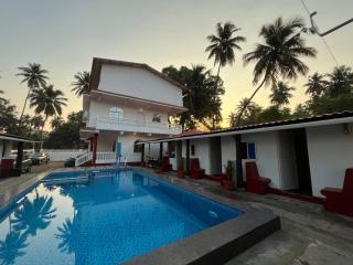 La Paulo's Back to Basic Beach Resort - Morjim - 3