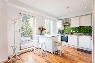 3 Bed Luxury Penthouse in Shoreditch - 9