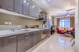 Stylish Sliema 2BR Stay near Seafront & St'Julians by 360 Estates - Sliema - 6