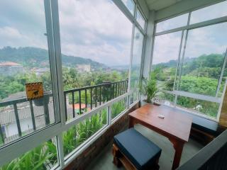 The Kandy Home & City mirror Hostel - 9