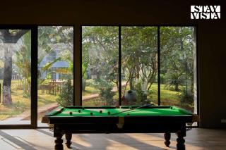 Reflection House by StayVista with Pool, Terrace bar, Indoor games & Exquisite interiors in a nutshell - Alibaug - 6