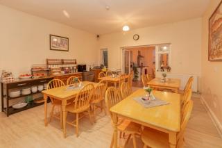 Ricky Road Guest House - Budget - Watford - 1