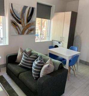Seaside Escape Apartment in Southend-on-Sea - Southend-on-Sea - 9