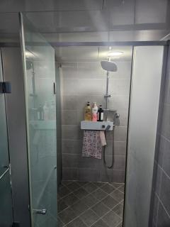 Mark Minbak 5th floor 602 - 7