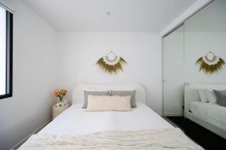 Ava 100m to Beach and Bay St - Melbourne - 7