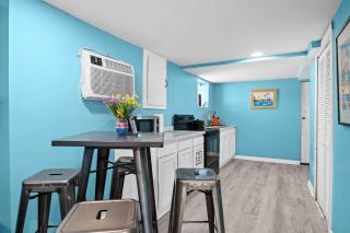 Charming Stay- Bottom Unit in Lou Arts District - 1