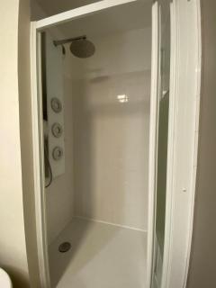 Appartement tout confort avec parking et loggia - 9