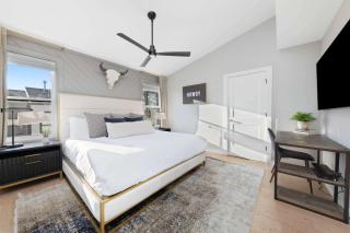 The Traveller New Redesign with Peloton & Sauna! - 9