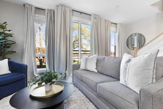 The Traveller New Redesign with Peloton & Sauna! - 3