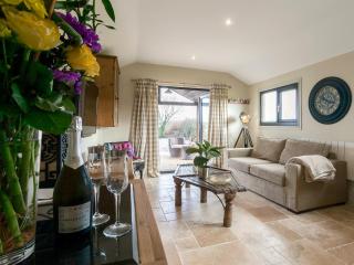 Holders Cottage - Lassington - 7