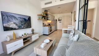 1BR Apartment with Burj Khalifa View in Dubai Hills by Bhavan Vacation Homes - 1