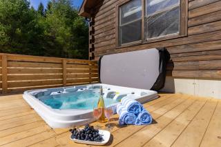 Secluded w Deck Views Hot Tub Ping Pong Hudson in the Berks by AvantStay - East Chatham - 8