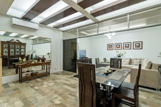 Modern 4BR House with Billiards,KTV,WIFI,Netflix-10mins from Robinson Mall - Manila - 0