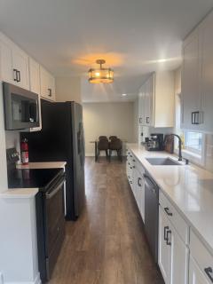 Private pool oasis - hot tub - great location - 4