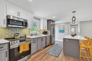 Full Remodel! Steps To Lambeau, Titletown, Resch! - Green Bay - 7