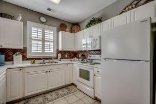Sandy Tee Resort Suite w Giant Pool Oasis - Myrtle Beach - 1