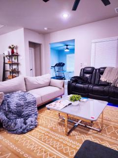 New Modern Home, Game Room, Gym, 6 beds, Fast Wifi - Oklahoma City - 4