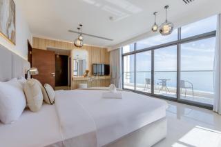 Sea and Mountain Views 6BR and Assistant's Room Villa, with Heated Pool & BBQ Facilities, Al Dana, Sharm, Fujairah by Deluxe Holiday Homes - Fujaira - 9