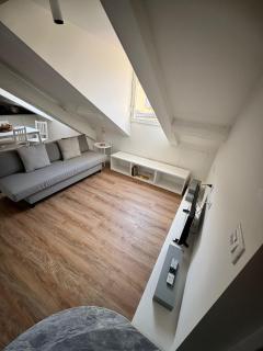 Be Your Home - Dalla Corte del Glicine - Milan - 5