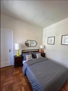 Awesome Sunny Studio! Best Location! - New York - 1