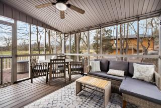 Golf Views Fireplace 2 Fire Pits Grill & Deck - Hedgesville - 6
