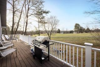 Golf Views Fireplace 2 Fire Pits Grill & Deck - Hedgesville - 9