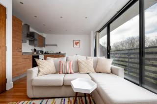 GuestReady - Modern home with balcony in London - Londra - 5