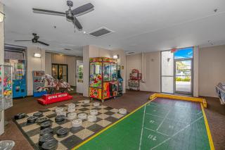 2 Bedroom Oceanfront Condo with Separate Entrances! Ocean Reef 50&509 - Myrtle Beach - 3