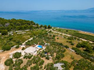 Island Getaway Heritage House - Mirce - 8