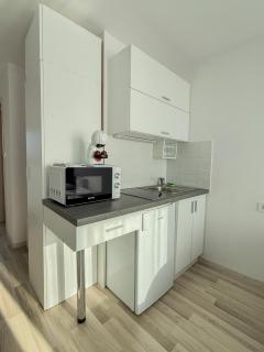 Golden Coast Studio Apartman - 8