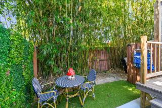 Designer Sun Filled Condo - Walk to Town - Sint-Petersburg - 6