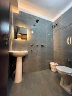7BHK Inn - Guwahati - 1