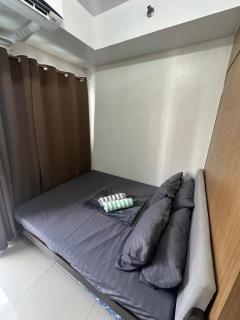 Shell Residences pool view - Manila - 8