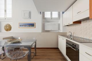 GuestHost - M5 Istria & Marche Roomy Lofted Studio - Milan - 2