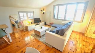 f2 VUE INCROYABLe sur lac avec jardin avec balnéo et 400m centre - 8