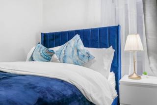 Cheerful 2 Bedroom Homely Apartment, Sleeps 4 Guest Comfy, 2x Double Beds, Parking, Free WiFi, Suitable For Business, Leisure Guest, Paisley, Near Glasgow Airport, Near Glasgow City Centre - Paisley - 1