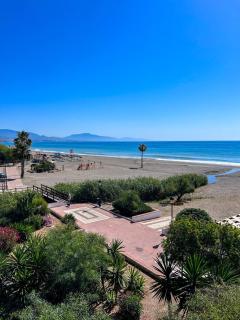 Luxurious 3 bedroom apartment beachfront - Manilva - 2