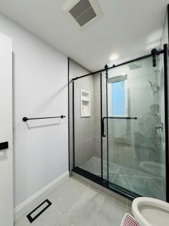 Entire Unit Airport Free Pkg Sep Entrance NewReno - 1