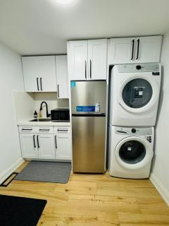 Entire Unit Airport Free Pkg Sep Entrance NewReno - Toronto - 2