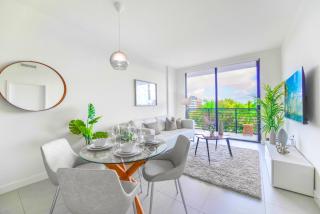 Beautiful and Stylish Condo Close The Doral Park - Miami - 7