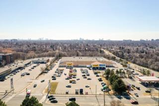Entire Unit Airport Free Pkg Sep Entrance NewReno - Toronto - 3
