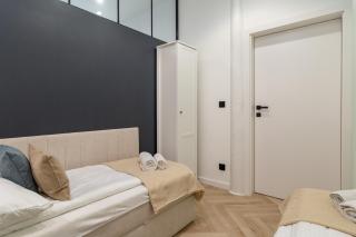White Magnolia 4 Bedroom Premium and Parking - Krakow - 1