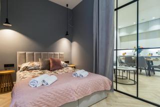 White Magnolia 4 Bedroom Premium and Parking - Krakow - 3